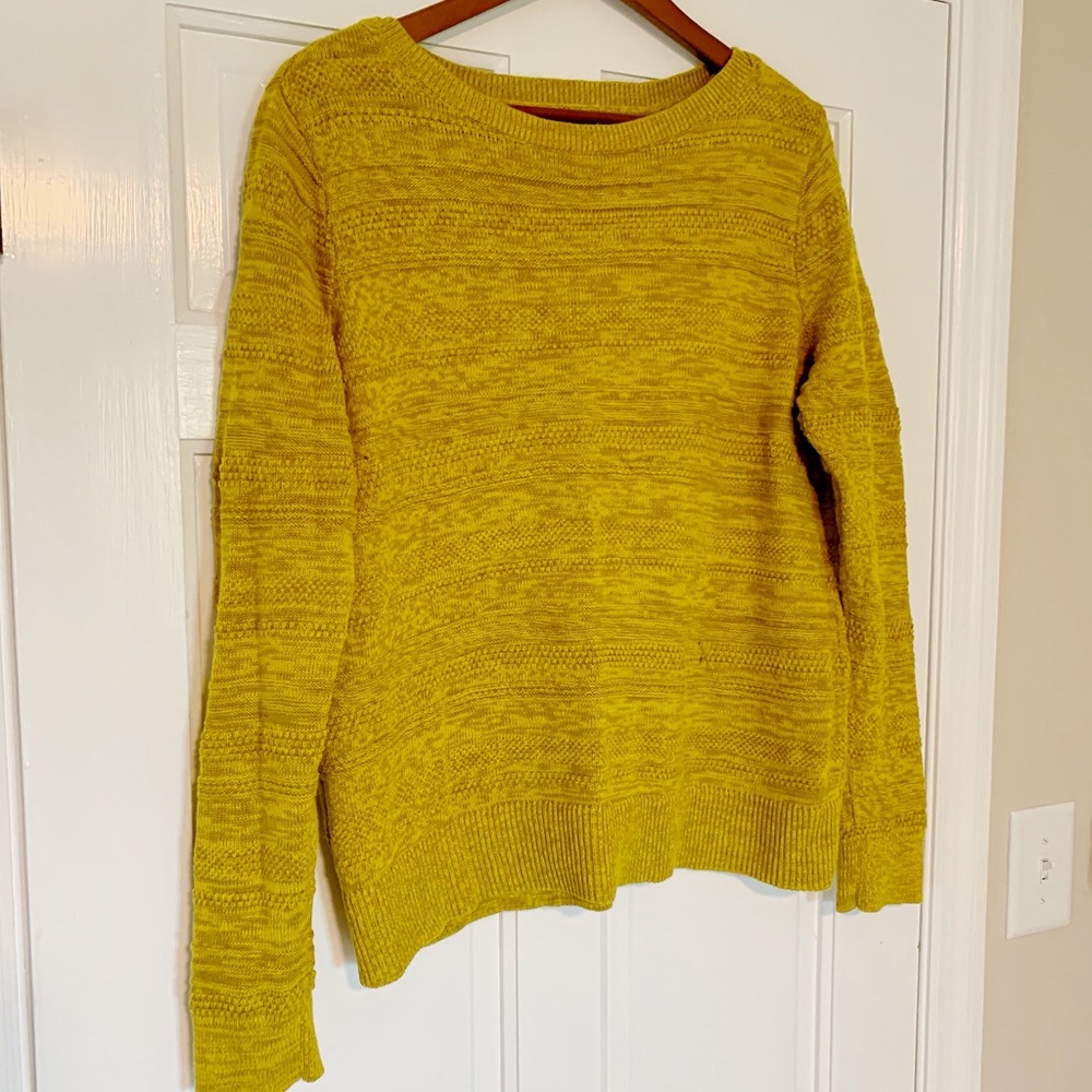 Beautiful LOFT Sweater 💗